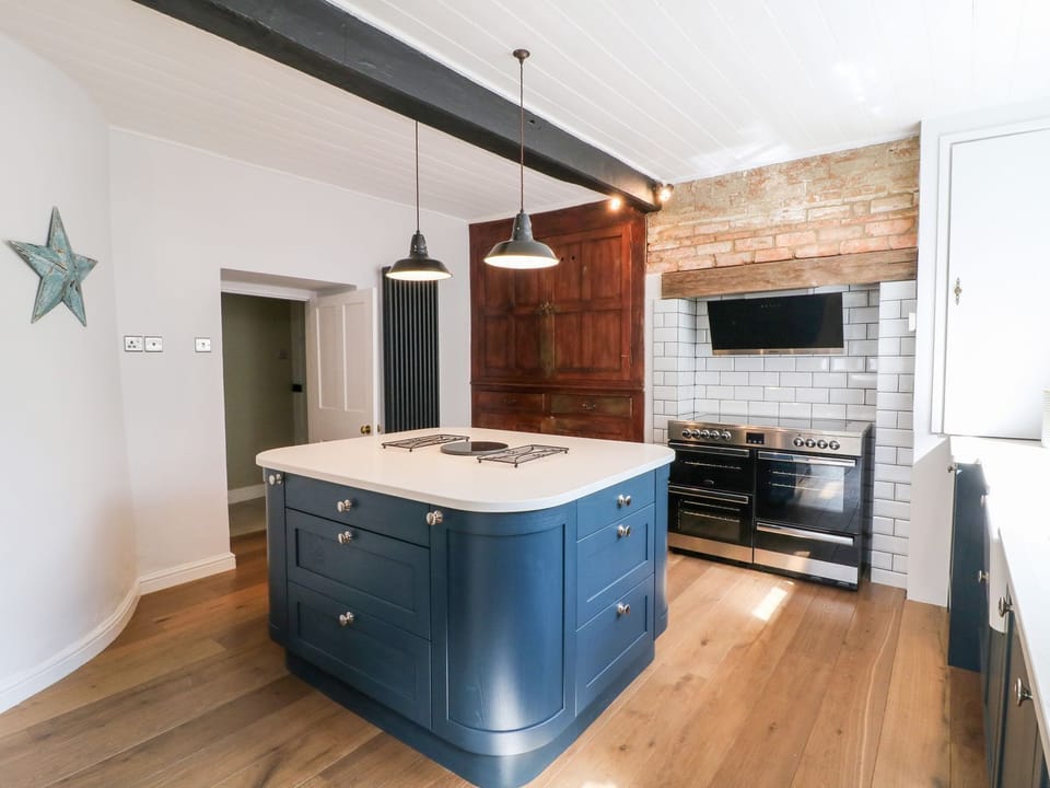 Fridge, microwave, dishwasher, toaster