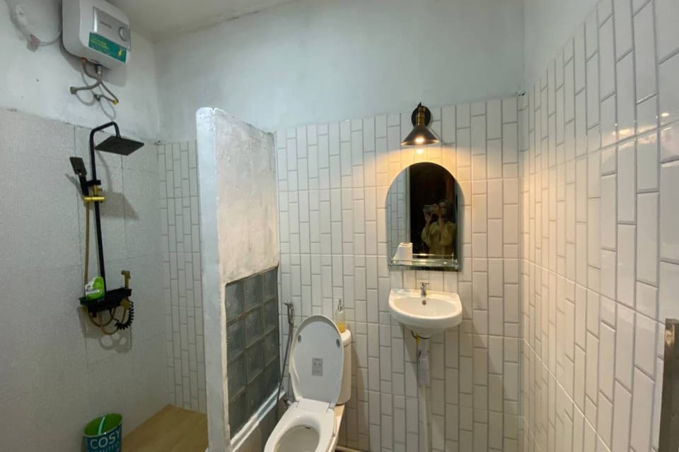 Deluxe Twin Room | Bathroom