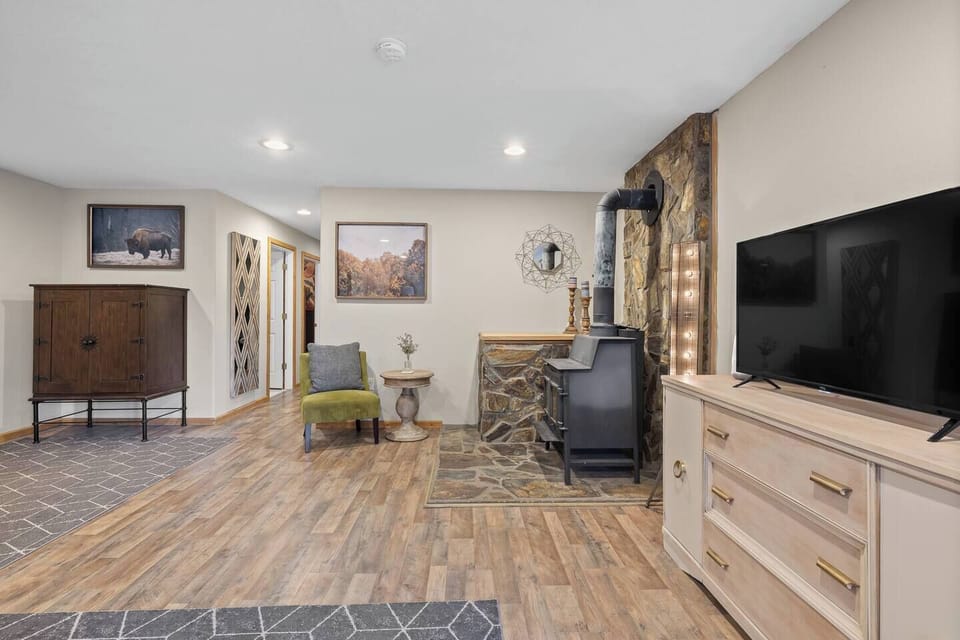 Expansive floor plan offering generous proportions and a sophisticated setup.