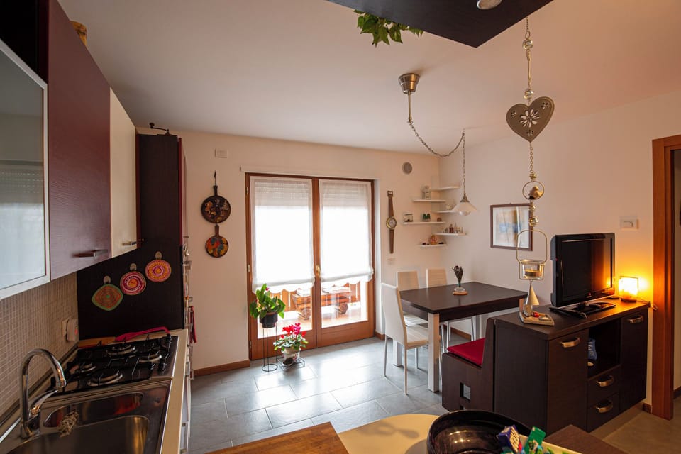 Apartment, Balcony, Mountain View | Private kitchen | Electric kettle