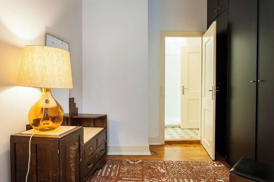 Cooper suite closet looking to the ensuite!