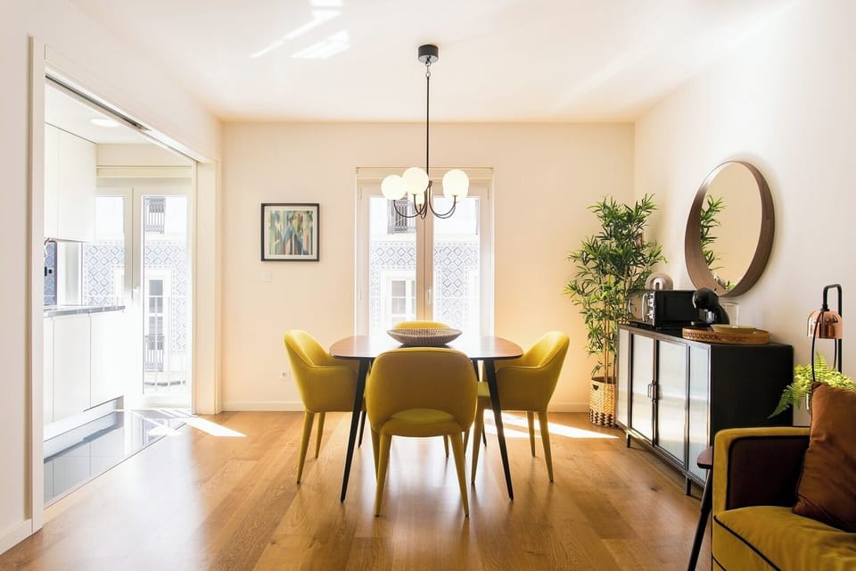 Dining room and kicthen view!