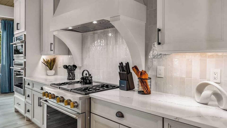 Home A - Kitchen - Oversized Refrigerator - (2) Dishwashers, Double Ovens, &amp; Large Gas Stove