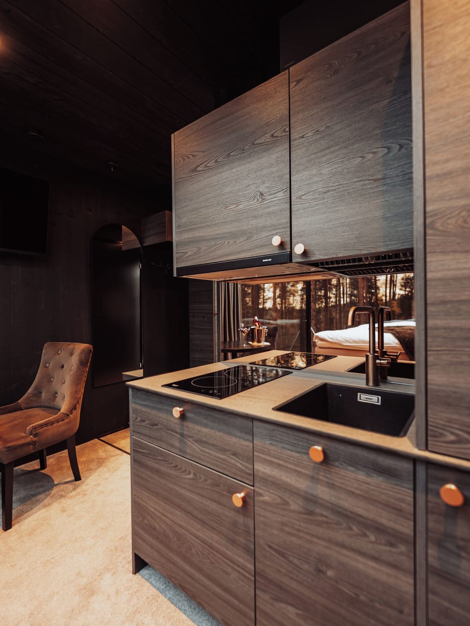 Deluxe Suite, 1 Bedroom, Kitchen, Valley View | Private kitchen | Coffee/tea maker, fridge, microwave, stovetop