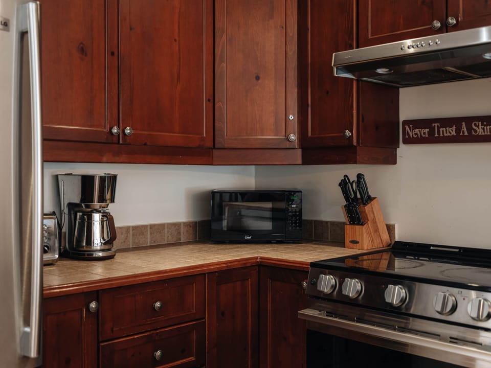 Enjoy creating family meals in the fully equipped kitchen