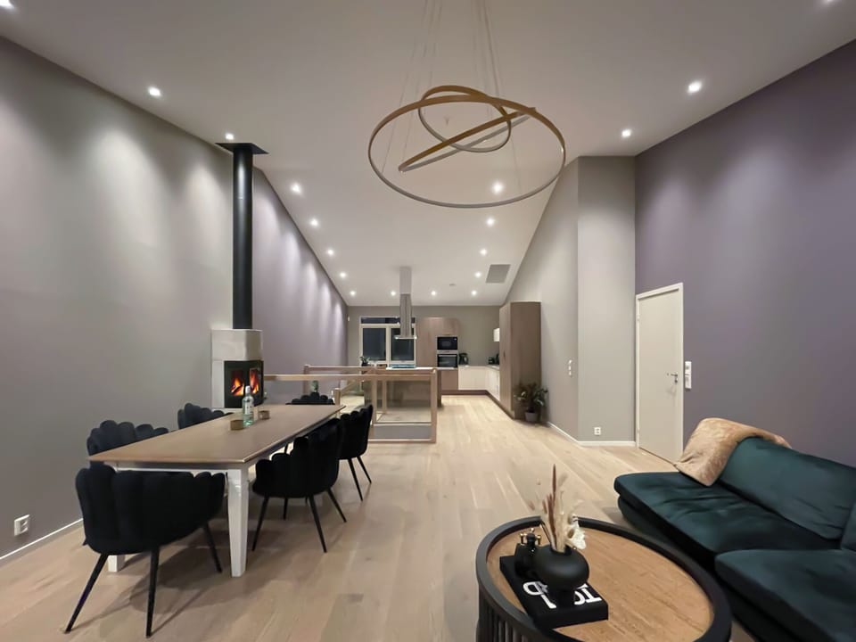 House, 3 Bedrooms, Balcony | Living room