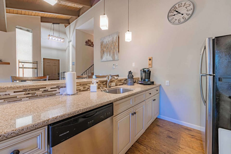 Full kitchen