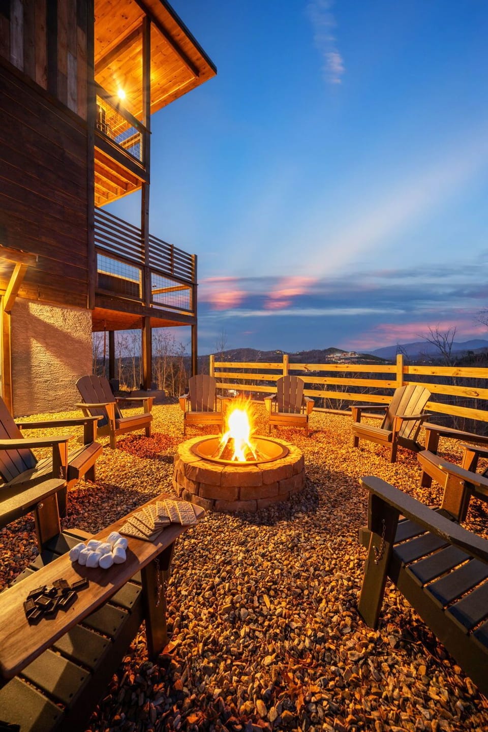 Fire Pit & S'mores 