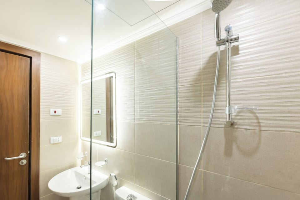 Standard Double Room | Bathroom | Shower, free toiletries, towels, soap