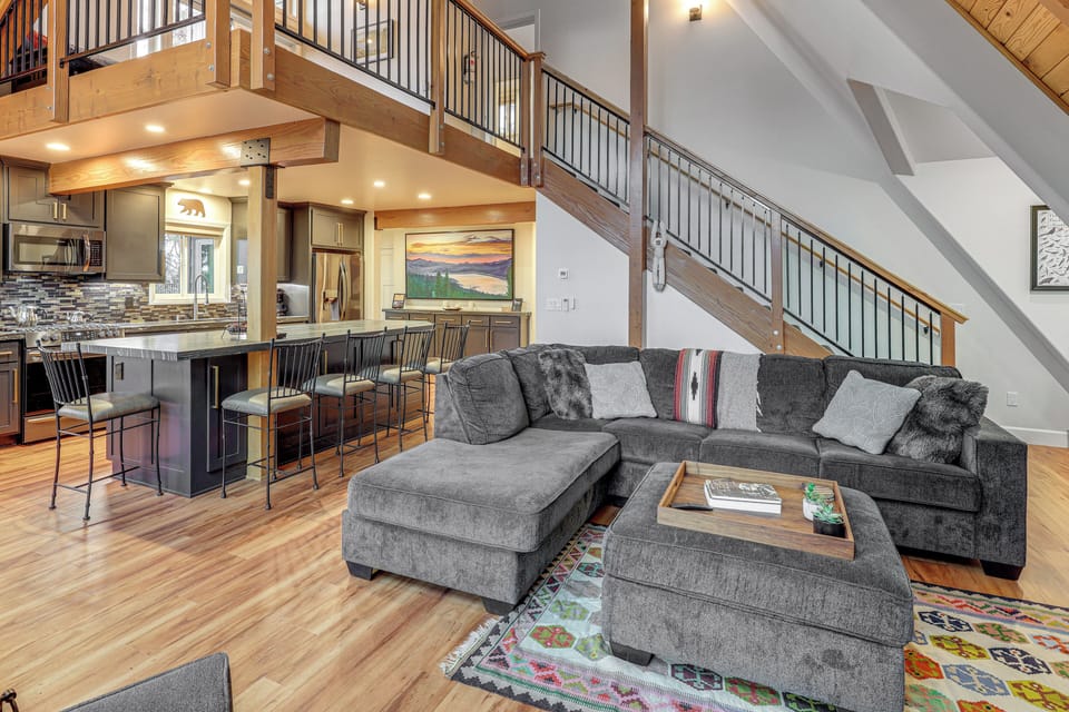 Living Room | Main Level | Smart TV