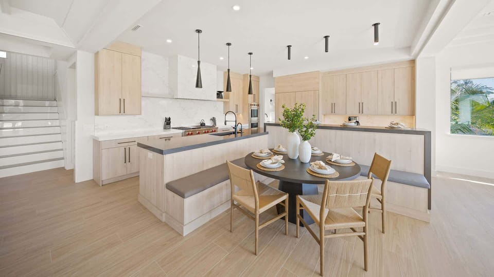 Chef's Kitchen - Breakfast Nook