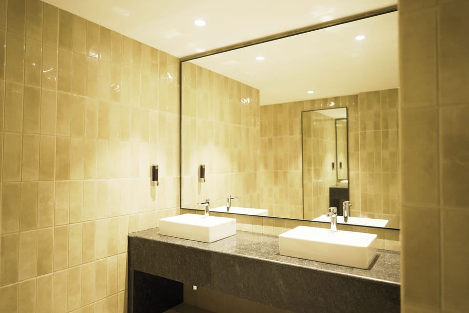 Economy Shared Dormitory | Bathroom | Towels, soap, shampoo, toilet paper