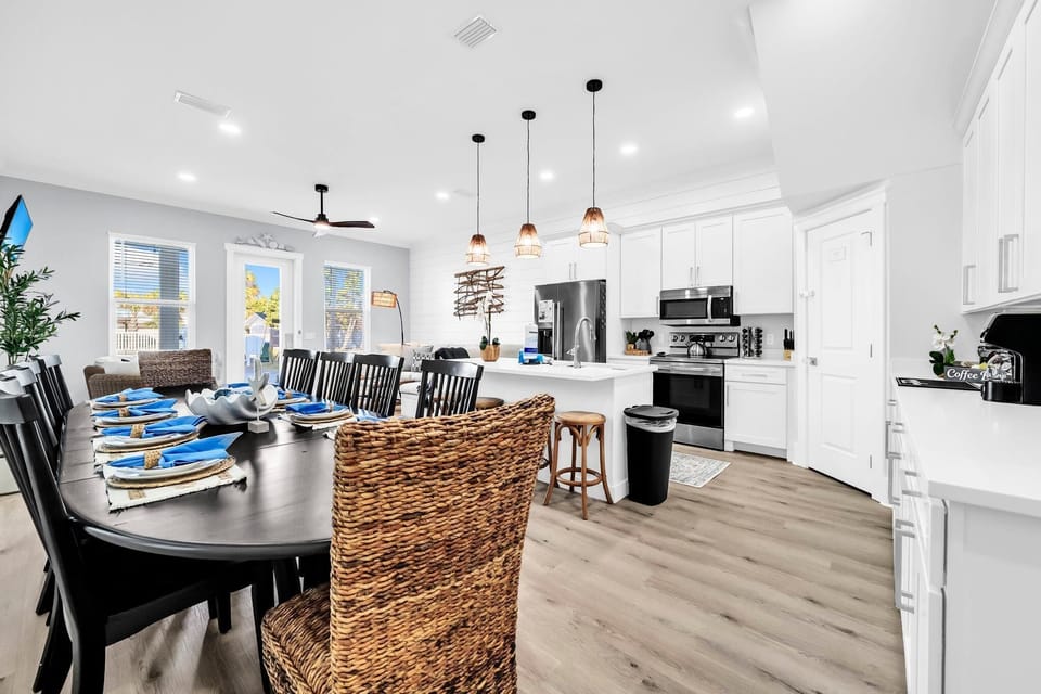 House, Multiple Beds (The Tempest) | Dining
