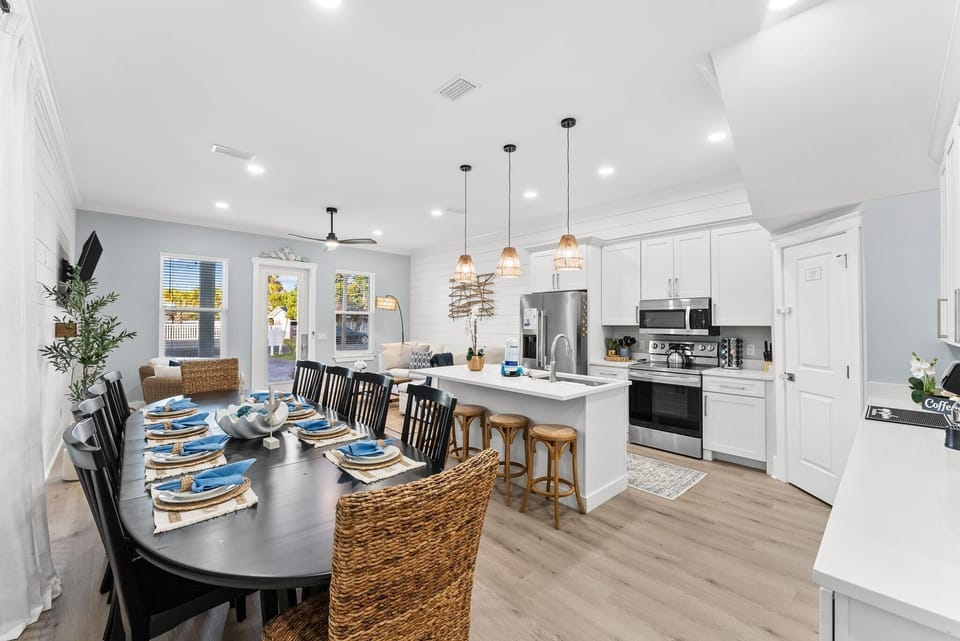 House, Multiple Beds (The Tempest) | Private kitchen
