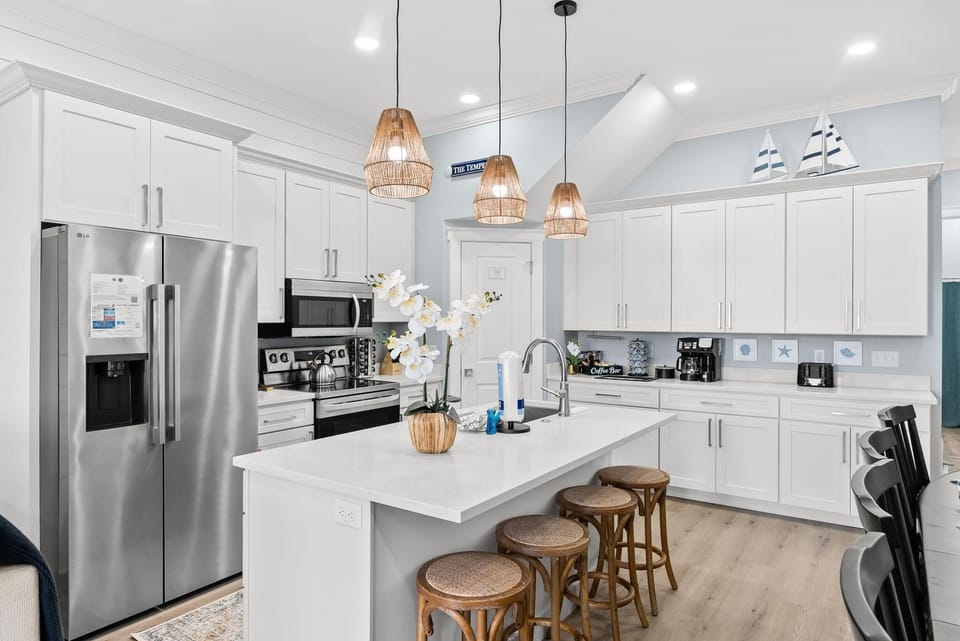 House, Multiple Beds (The Tempest) | Private kitchen