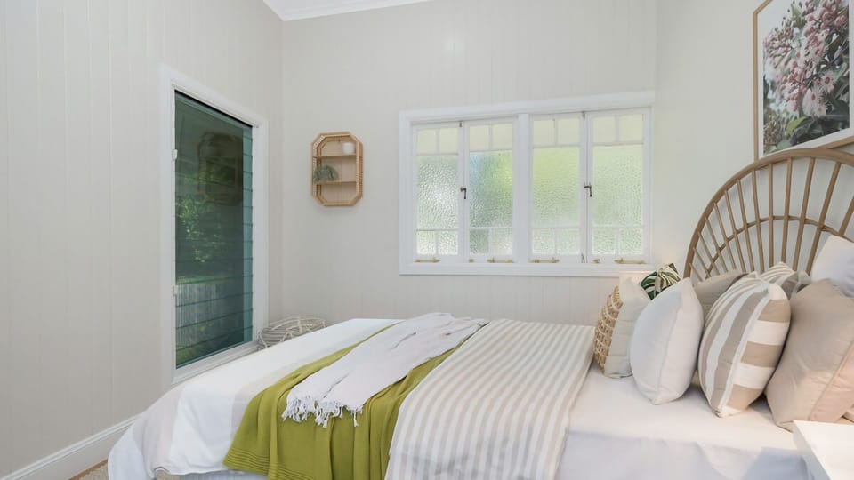 Bedroom 1 image 1
