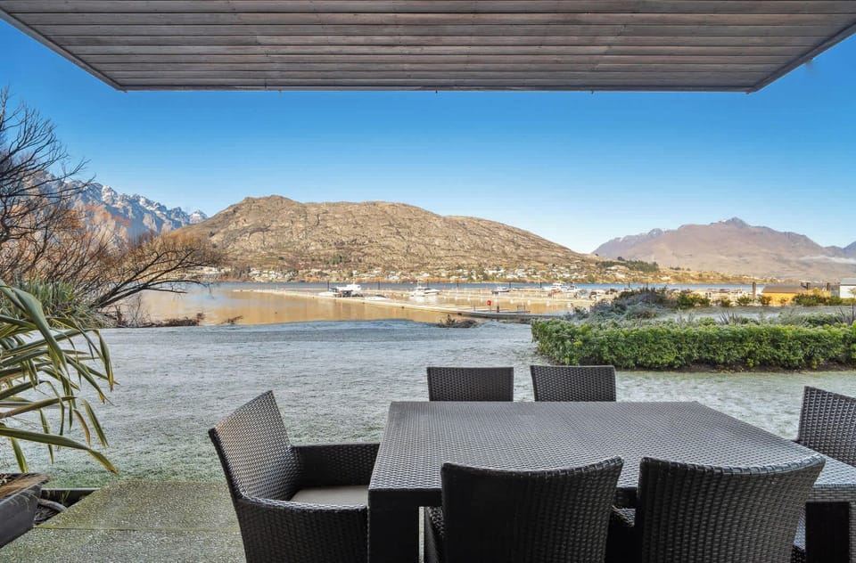 Dine al fresco with the Remarkables as your backdrop