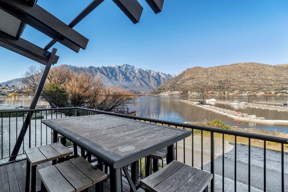 Stunning lakefront perspective with the Remarkables in view.