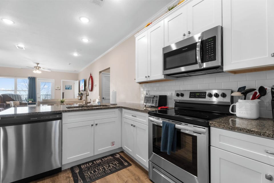 Modern kitchen and fully stocked. 