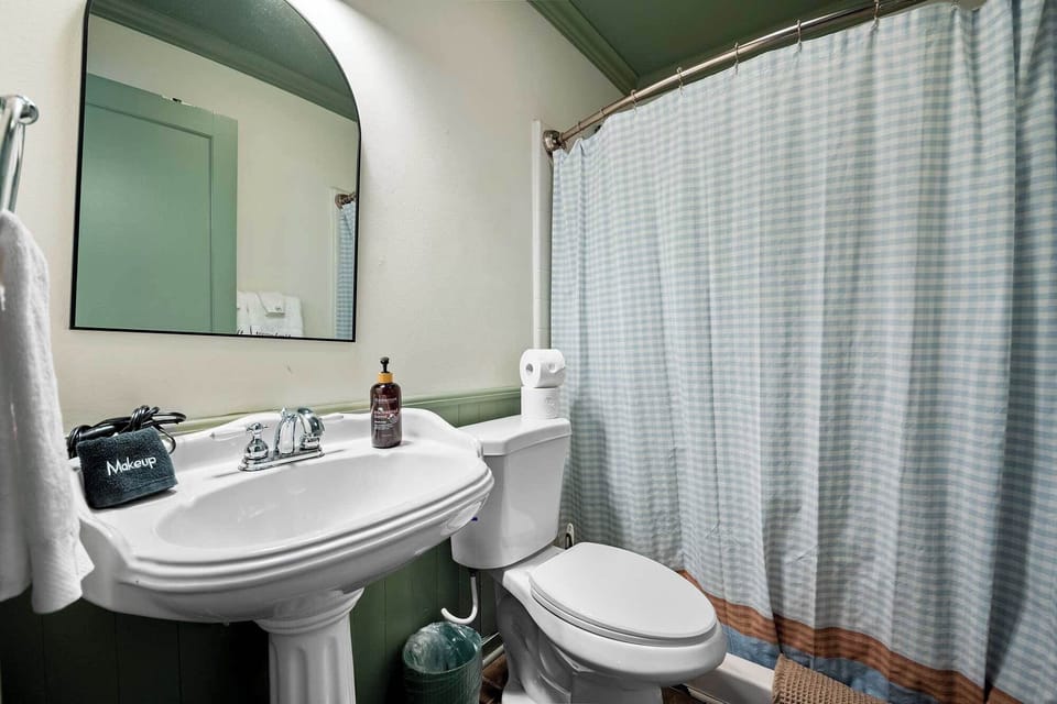 Hiwasee Room | Lookout Mountain Inn
