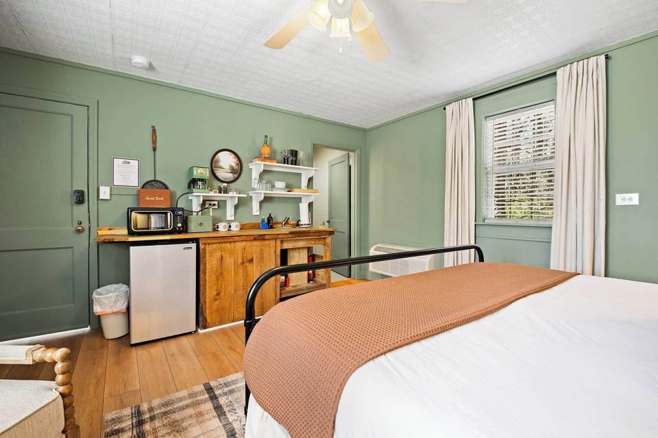 Laurel Falls Suite | Lookout Mountain Inn