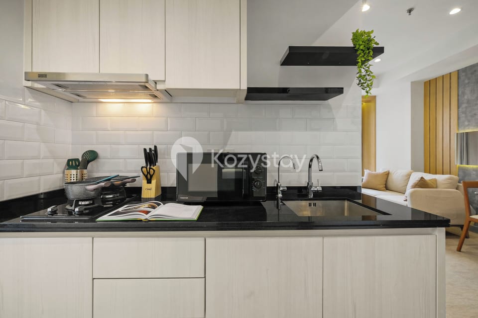 Apartment, 1 Bedroom, City View | Private kitchen | Full-size fridge, microwave, stovetop, rice cooker