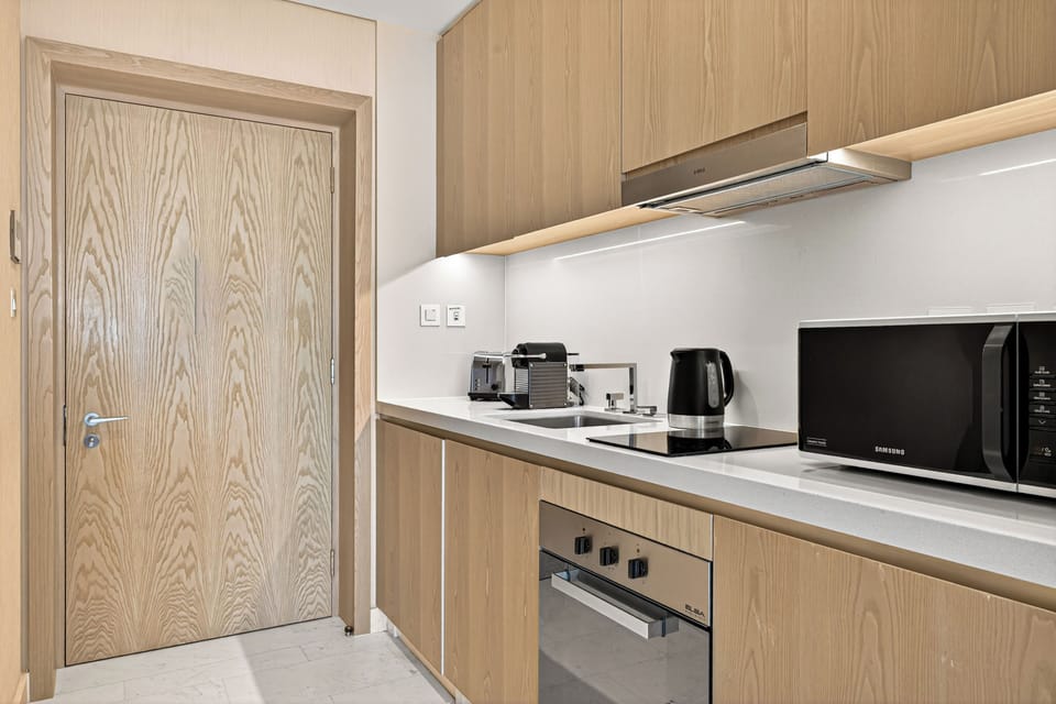 Luxury Studio, Ocean View | Private kitchen