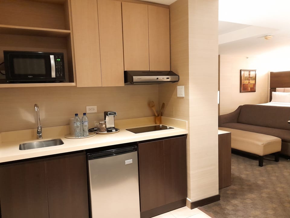 Suite, 1 King Bed (Kitchen Area) | Premium bedding, in-room safe, desk, blackout drapes