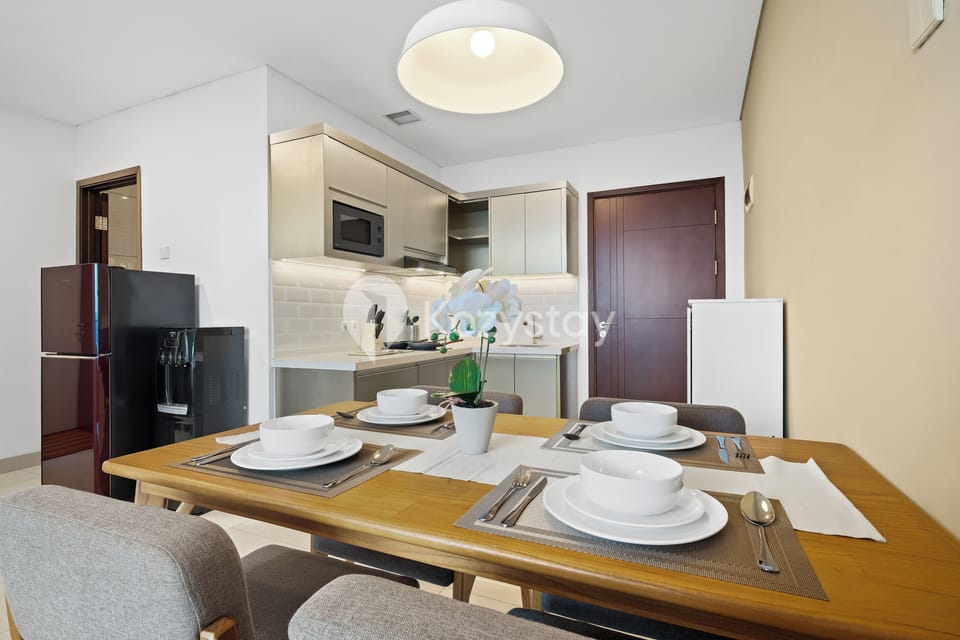Apartment, 2 Bedrooms, City View | Dining room
