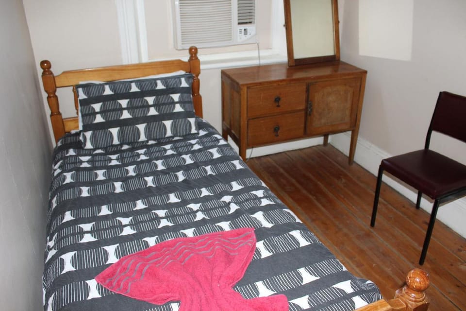 Basic Single Room, Balcony