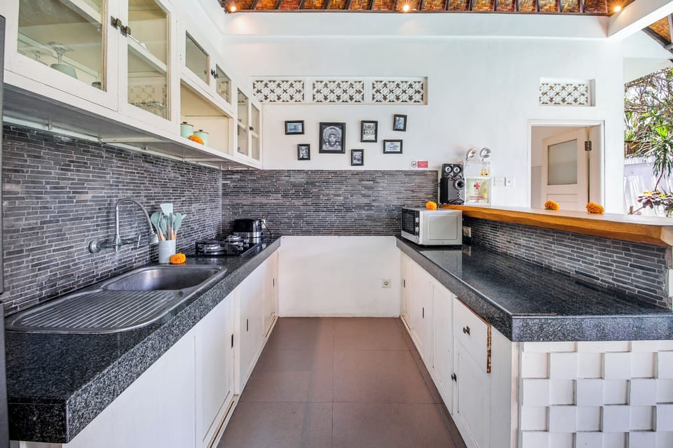 Electric kettle, toaster, highchair