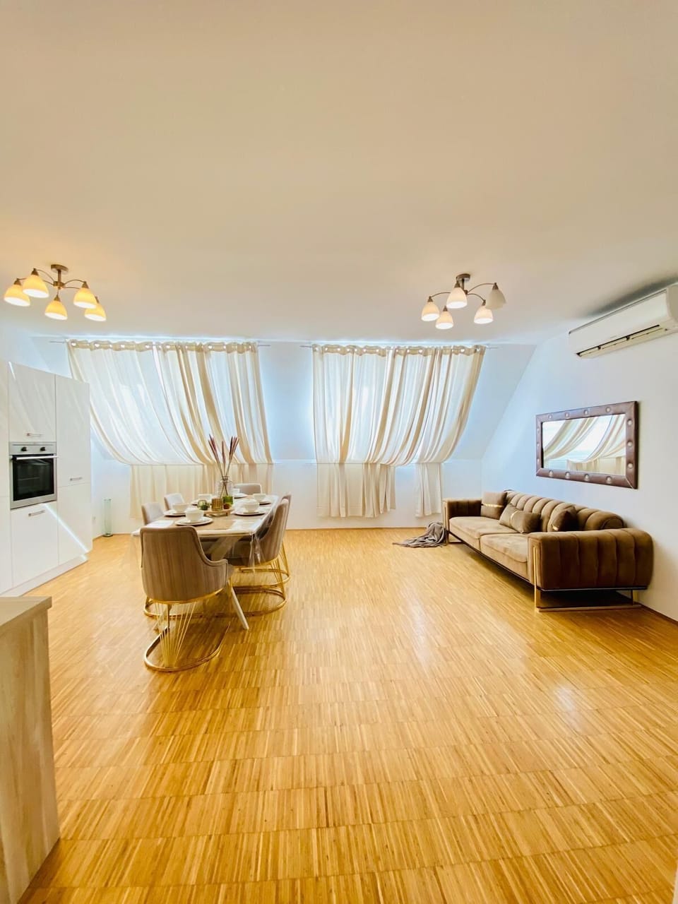 Basic Apartment | Living room