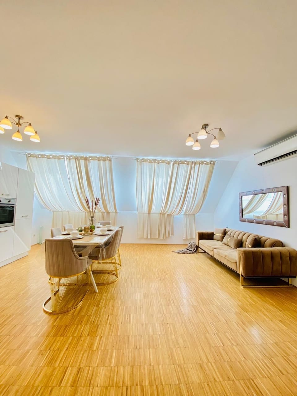Basic Apartment | Living room