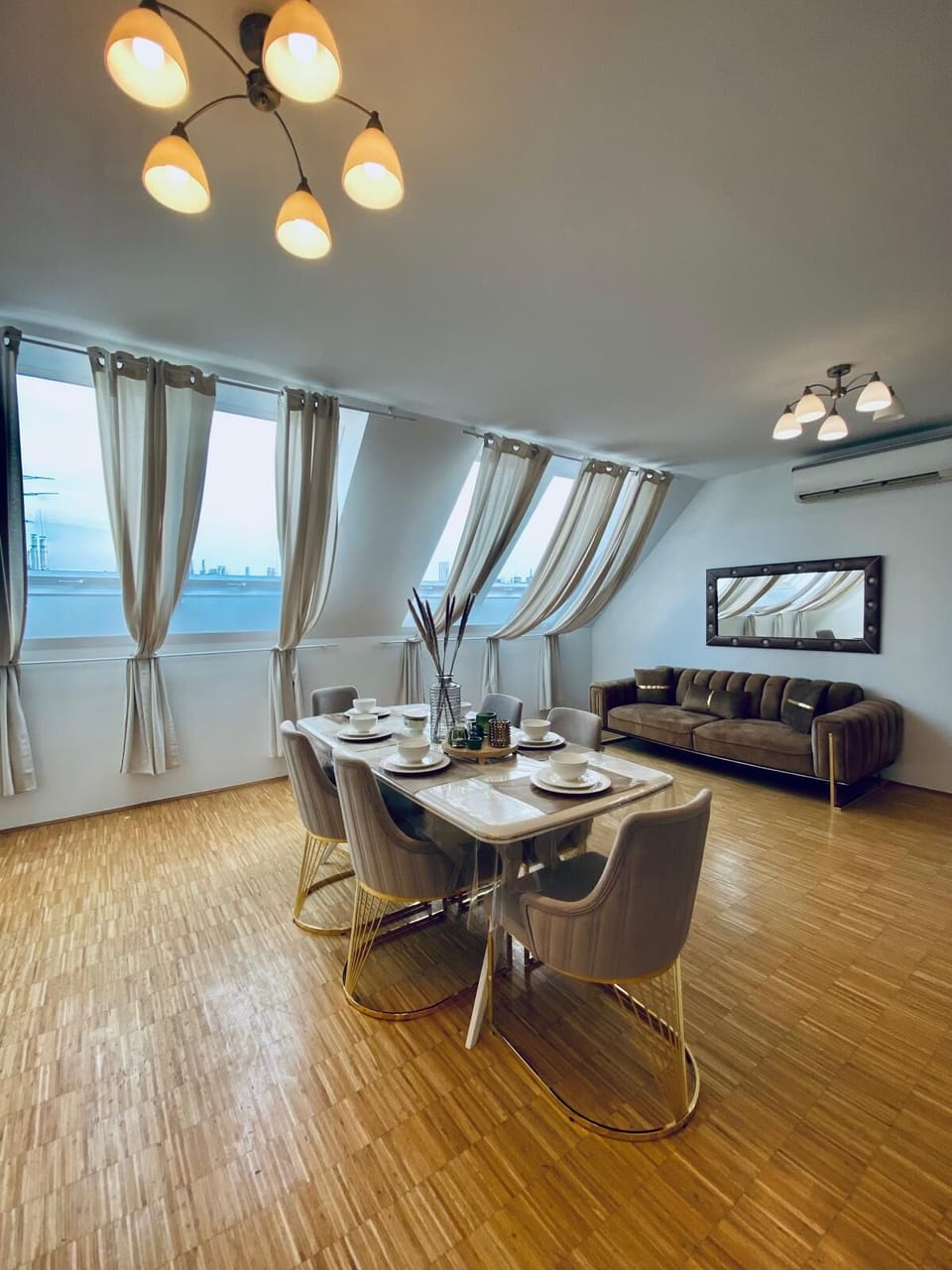 Basic Apartment | Living room