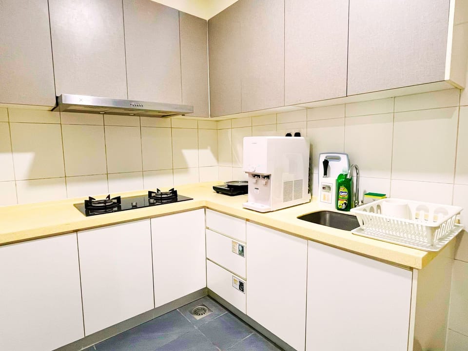 Family Apartment, Balcony, Garden View | Private kitchen