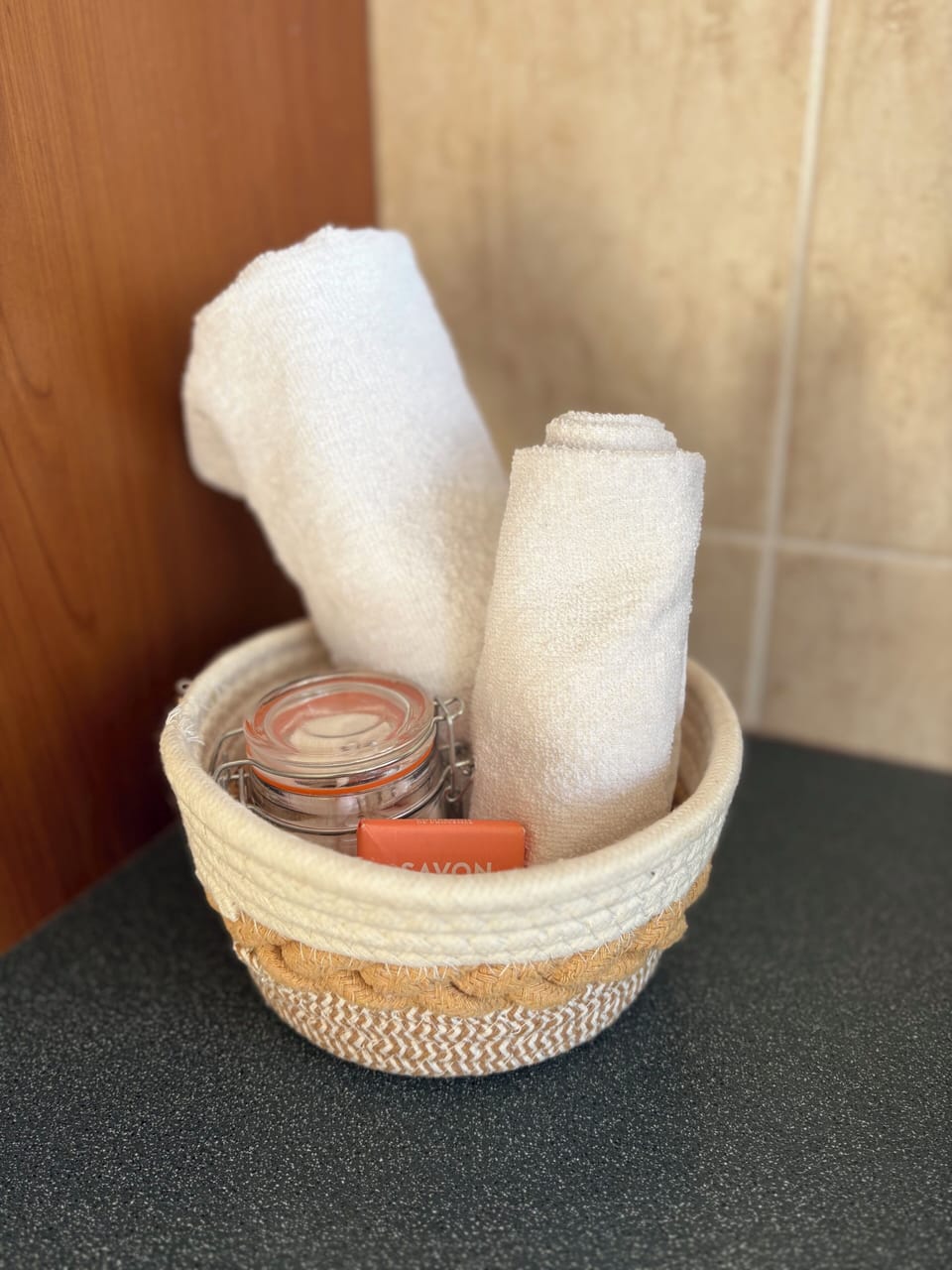 Bathroom amenities