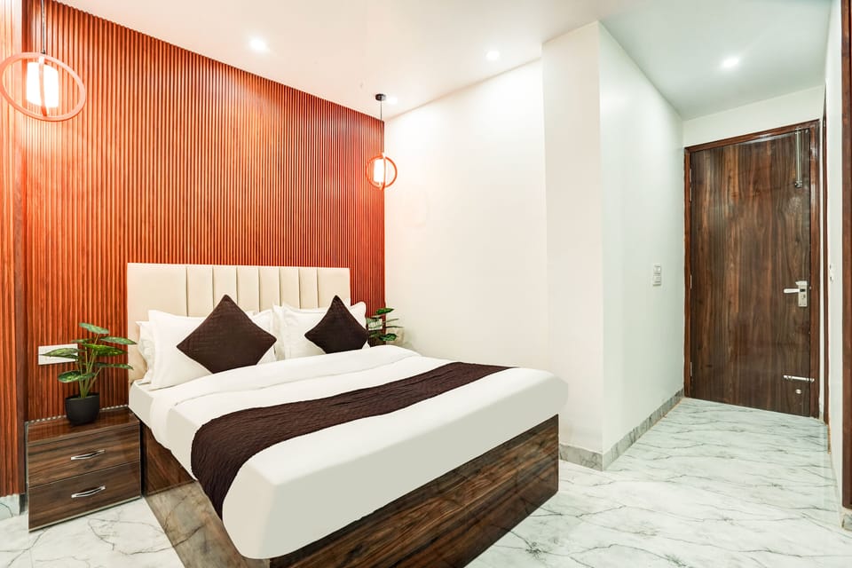 Luxury Double Room | Desk, free WiFi