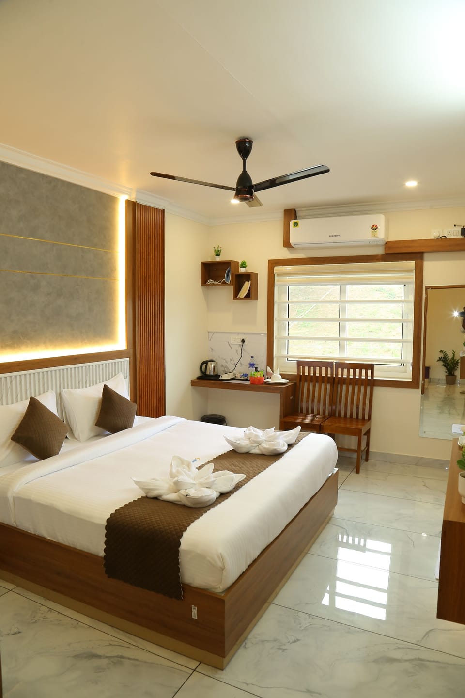 Superior Double Room, Balcony, Garden View | Desk, laptop workspace, soundproofing, iron/ironing board