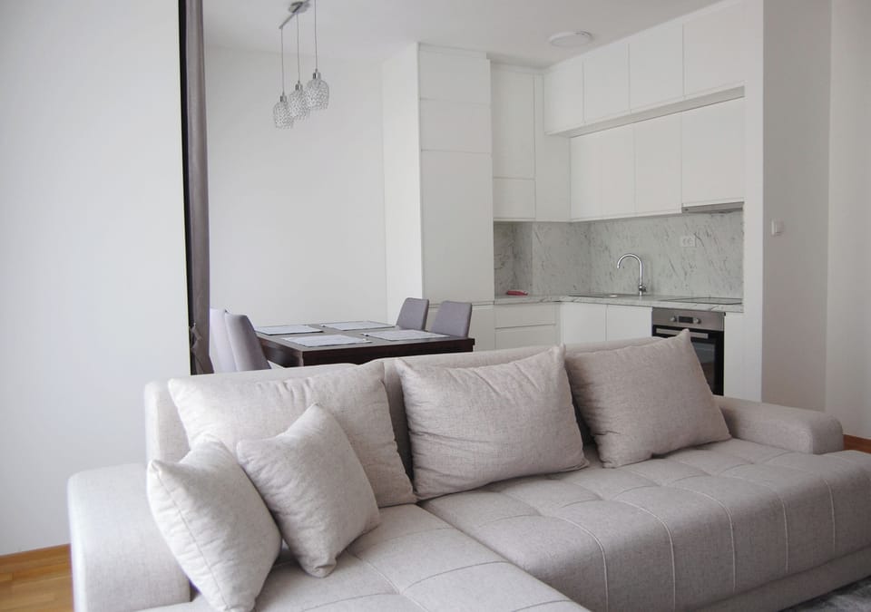 Comfort Apartment, Balcony, Mountain View | Living area | 80-cm flat-screen TV with cable channels, Smart TV