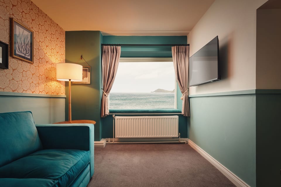 Deluxe Suite | WiFi (free), bed sheets