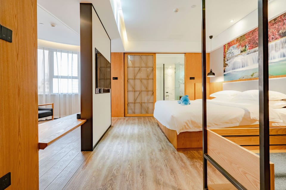 Family Studio Suite, City View | WiFi (free)
