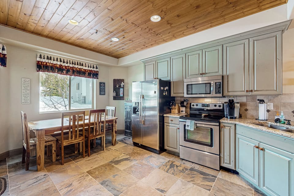 Kitchen | Cooking Basics | Dining Area