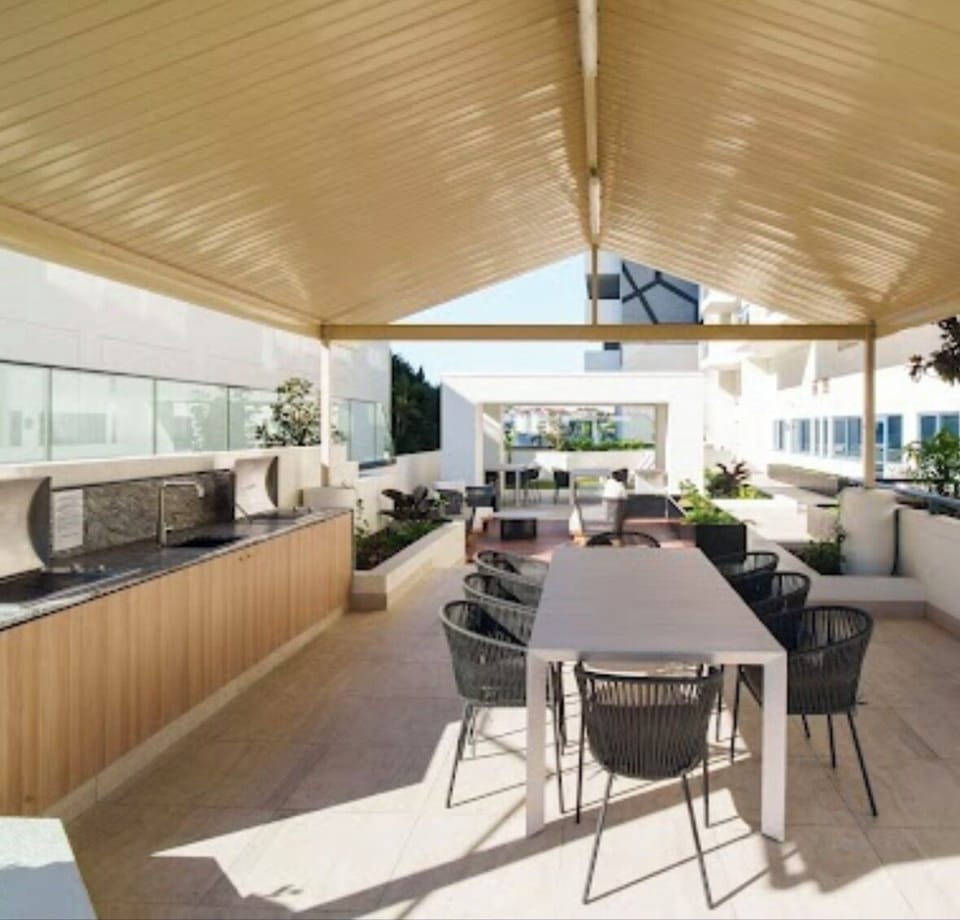 Dockside apartment residents BBQ /Pool area