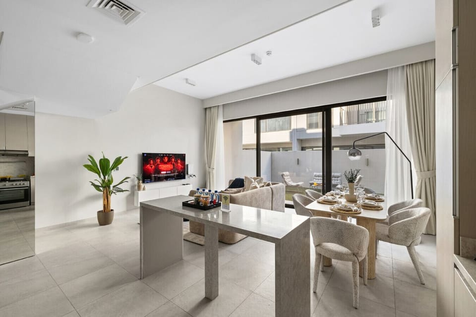 A well-appointed dining area, ideal for shared meals and gatherings.