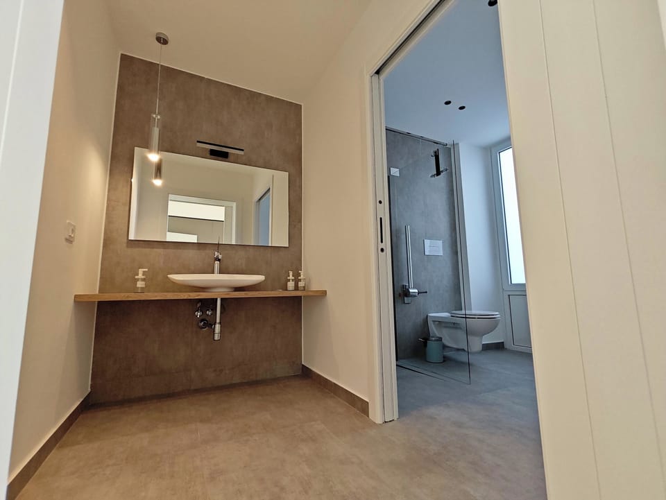 Comfort Double Room, Mobility Accessible, Balcony | Bathroom | Shower, rainfall showerhead, free toiletries, hair dryer