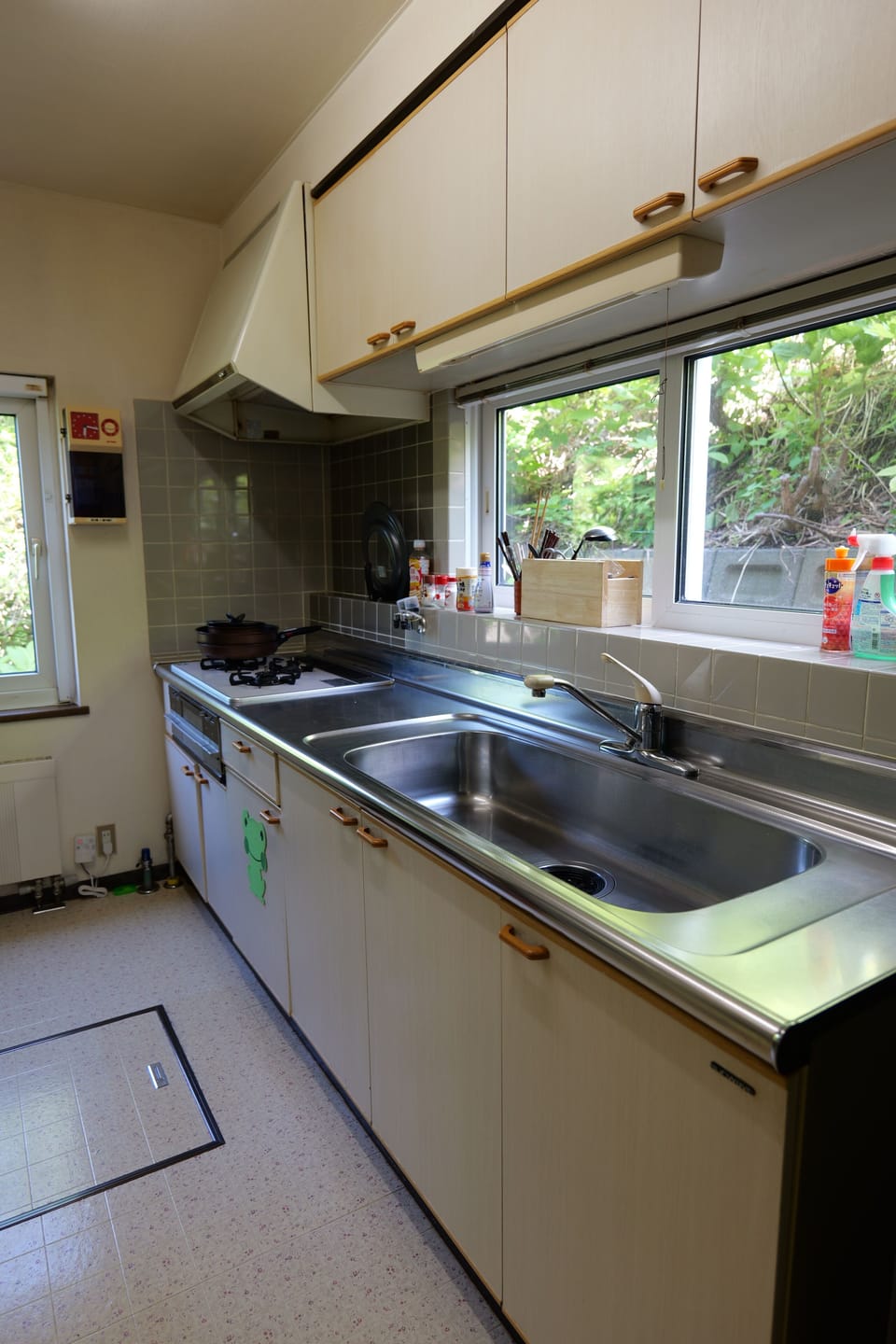 Room, Lanai, Garden View | Private kitchen