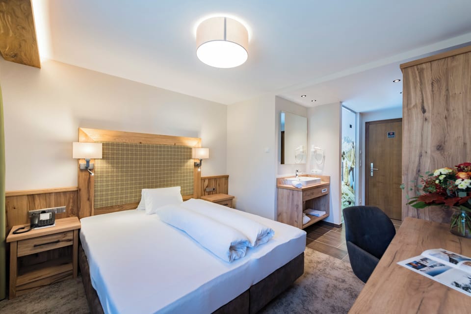 Design Double Room | In-room safe, free WiFi, bed sheets