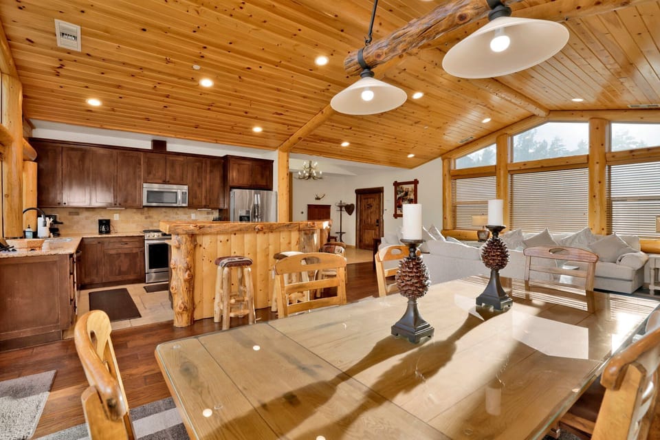 Comfortable dining area, opens to living room and kitchen.
