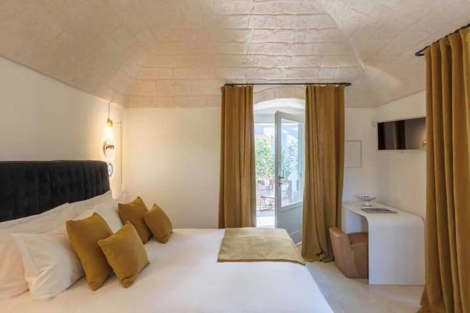 In-room safe, desk, iron/ironing board, free WiFi