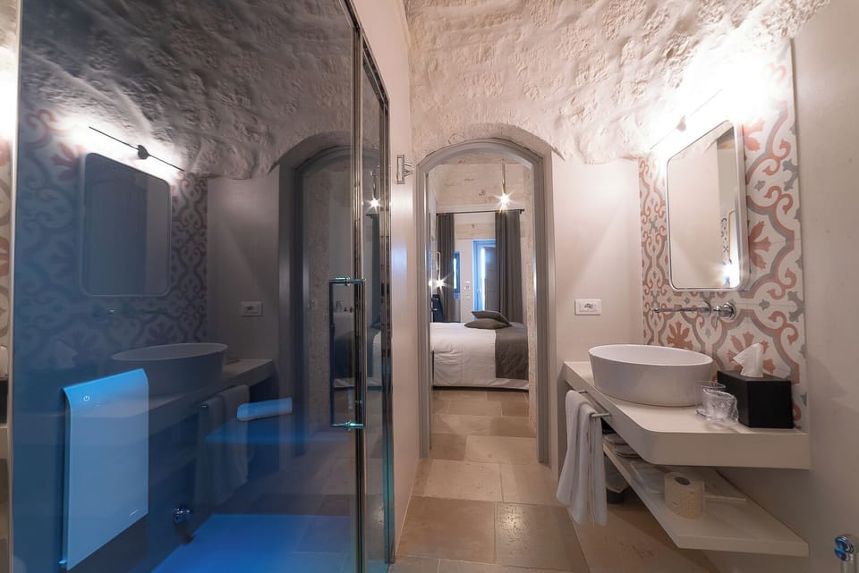 Deluxe Double Room, Patio, Garden View | Bathroom | Separate tub and shower, hair dryer, slippers, bidet